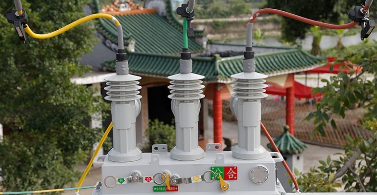 Site application of pole mounted circuit breaker with sensoring in Guangdong Province as overhead station